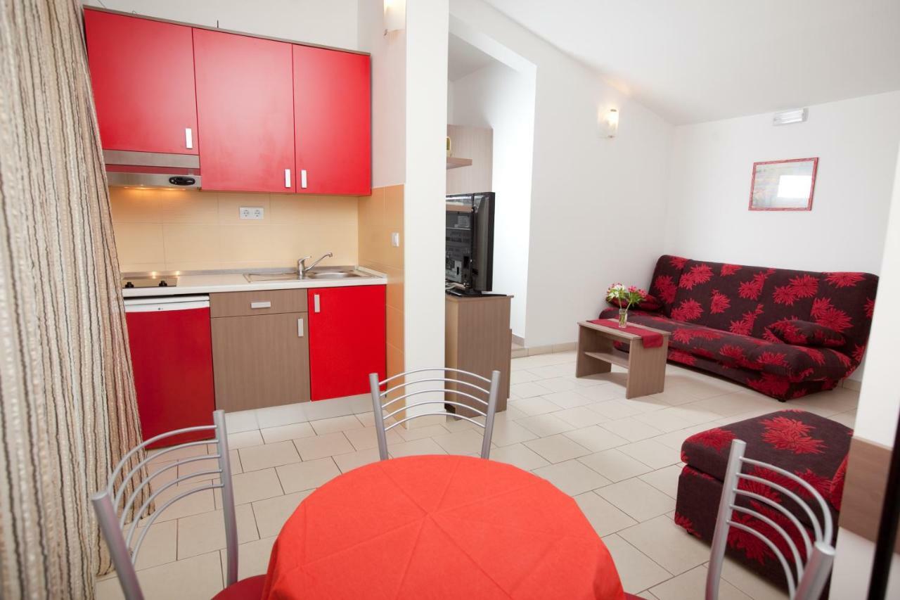 Apartments Smiljka II Tucepi Luaran gambar