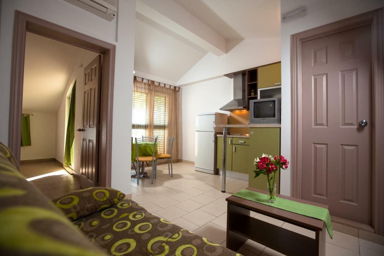 Apartments Smiljka II Tucepi Luaran gambar