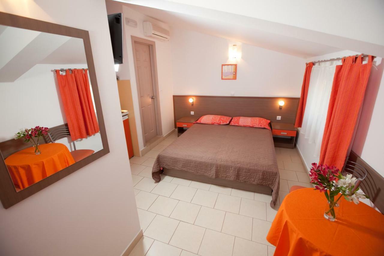 Apartments Smiljka II Tucepi Luaran gambar