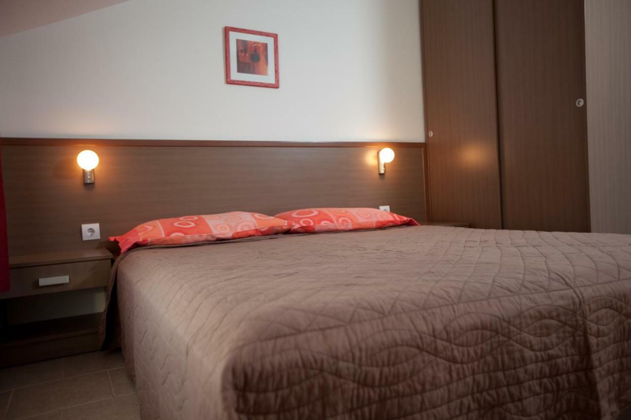 Apartments Smiljka II Tucepi Luaran gambar